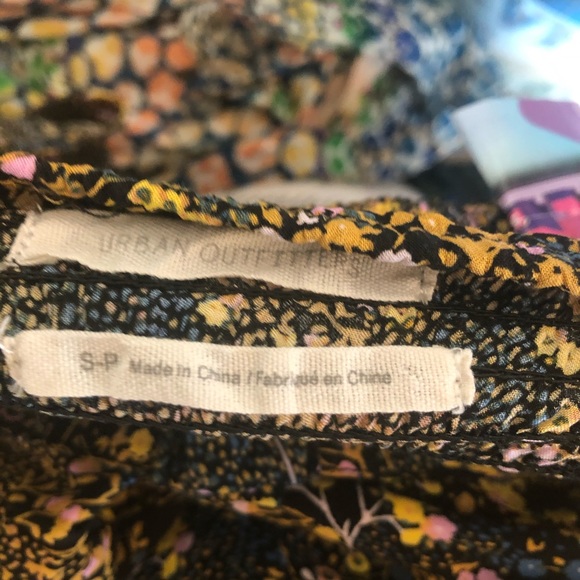 Urban Outfitters | Paulina Floral Smocked Romper - Picture 9 of 9